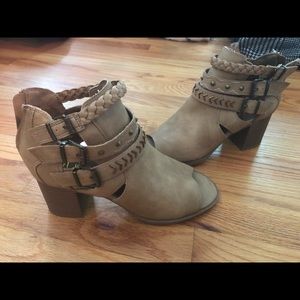 Cute summer/fall heel booties